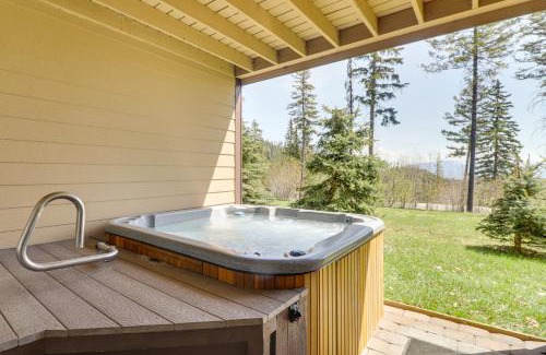 Whitefish Casa | Ski-InandSki-Out Whitefish Duplex with Hot Tub!