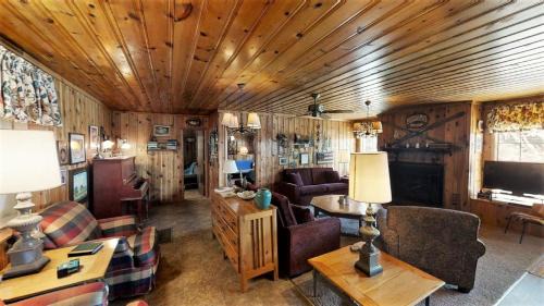 Red River Casa | Ski Lope Lodge - Fireplace - Washer - Dryer - Gas Grill