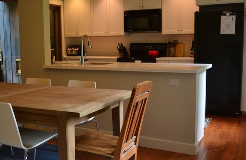 Waitsfield Condominio | Ski Mountain Getaway en Heart of Sugarbush y Mad River recientemente renovado
