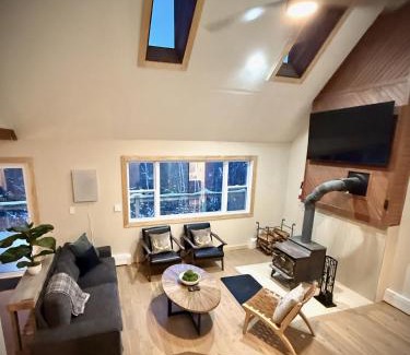 Stockbridge Casa | Ski Mountain Home Unit A