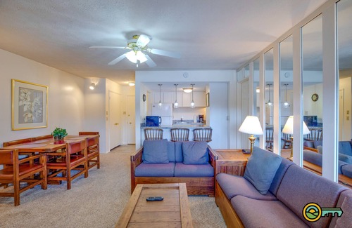 Mount Jackson Condominio | Ski/MTB/Golf Condo (#111) - Slope side | Ski slope & Resort views | Walk-in access!