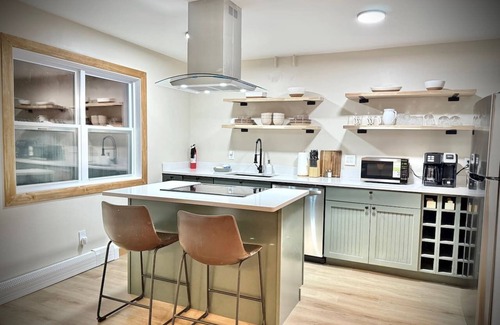Pittsfield Casa | Ski/MTB Sleeps 20 home w/ mountain views near Killington/Woodstock. Rent 2 units