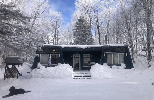 Killington Casa | Ski-On Ski-Off at Pico Mtn Premier Slopeside House Rental. Dog Friendly!!!