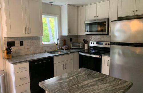 Ludlow Chalet De Esquí | Ski On, Ski off Okemo Trailside Appartment, Capacidad 6 / $ 500 por noche,
