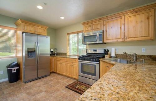 Eden Casa | Ski Paradise Ground Floor Gem