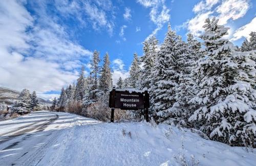 Mountain House Casa | Ski Run 501 by SummitCove Lodging