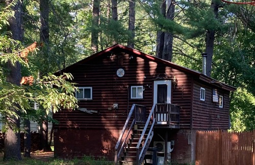 South Casco Cabina | Ski & Stay-25 min to Shawnee Peak Access to Big Sebago Fishing/Ice Fishing