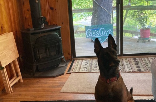 South Casco Cabina | Ski & Stay-25 min to Shawnee Peak Access to Big Sebago Fishing/Ice Fishing