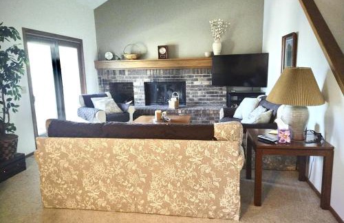 Harbor Springs Casa | Ski & Tee Boyne Highlands Townhouse