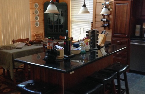 Athol Cabina | SKI TIME! ADIRONDACK LINCOLN LOG CABIN