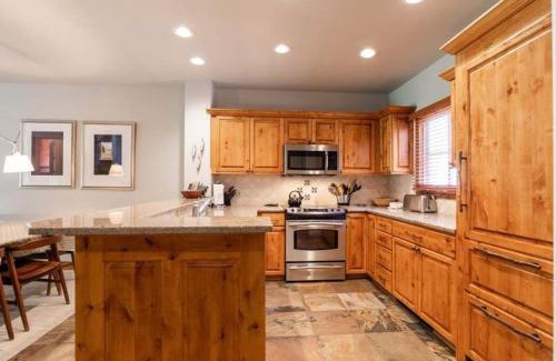 Highlands Townhomes Casa | Ski Townhome in Beaver Creek
