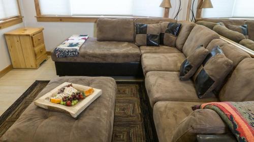 Truckee Hotel | Ski Trails 4070
