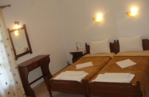 Skiathos Town Hotel | skiathos studios HL