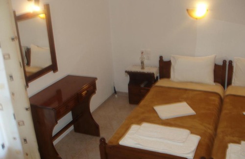 Skiathos Town Hotel | skiathos studios HL