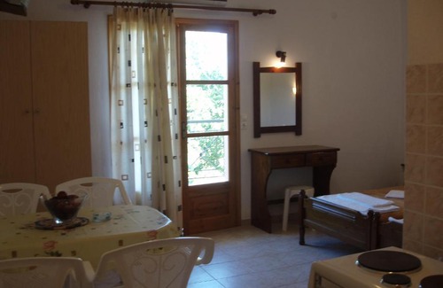 Skiathos Town Hotel | skiathos studios HL