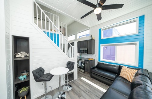 Parker Strip Casa | Skibatical, Private Fenced Yard at Roadrunner Resort