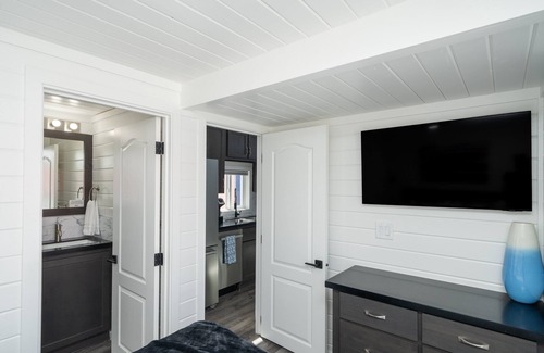 Parker Strip Casa | Skibatical, Private Fenced Yard at Roadrunner Resort