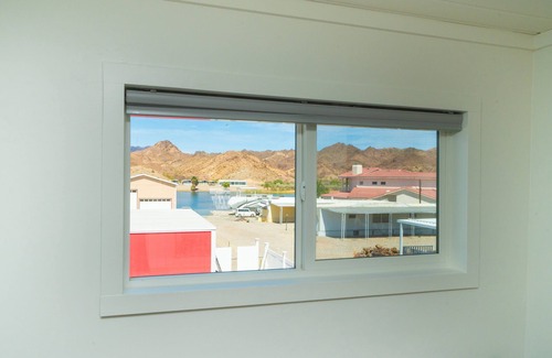 Parker Strip Casa | Skibatical, Private Fenced Yard at Roadrunner Resort