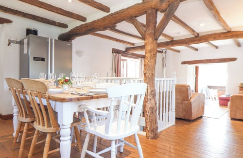 Callington Cabaña | SKIBER COOMBE, family friendly, with pool in Launceston