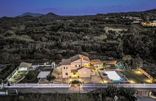 Agios Matthaios Casa | Skidi Beach house