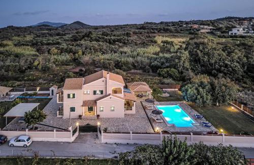 Agios Matthaios Casa | Skidi Beach house