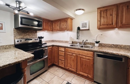 Cottonwood Heights Casa | Skiers Paradise — Modern 2BR, mins from resorts!