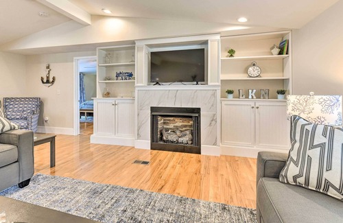 Troutman Casa | 'Skipper's Lighthouse' Retreat on Lake Norman