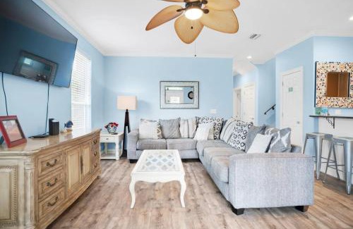 Villages of Crystal Beach Casa | Skips Corner Pet Friendly Beach Trolley