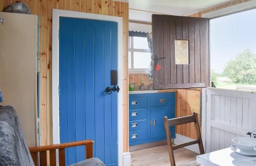 Cononley Casa | Skipton Shepherd's Hut - Dales View