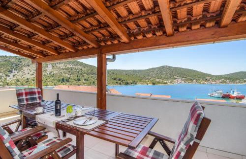 Vinisce Apartamento | Skoro Residence