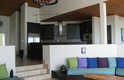 Governor's Harbour Casa | Sky Beach Club Villa Waterfall 2 4 Bedroom Home