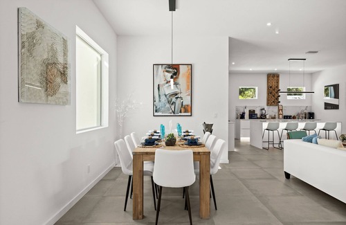 Arlington Park Casa | SKY BLUE Sarasota. Pool Home. Build 2023. Option for up 18 guests