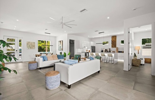 Arlington Park Casa | SKY BLUE Sarasota. Pool Home. Build 2023. Option for up 18 guests