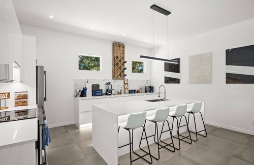 Arlington Park Casa | SKY BLUE Sarasota. Pool Home. Build 2023. Option for up 18 guests