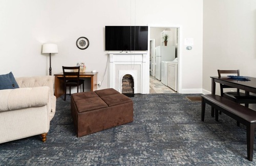 Columbus Casa | Sky cottage near downtown