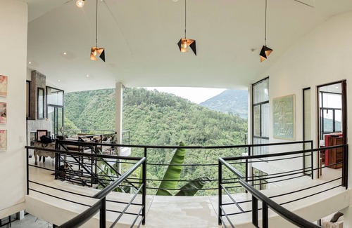 Antigua Guatemala Villa | Sky Dancer Villa Penthouse de Lujo: Treetop Vista Volcán