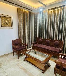 Chandigarh Cama Y Desayuno | Sky Havens Retreat
