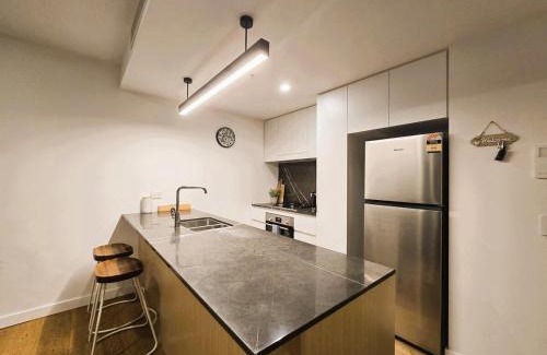 South Brisbane Apartamento | Sky-High 2BR in CBD Spectacular Views Level 23
