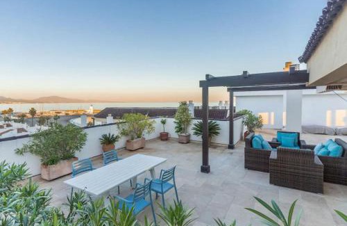 Castillo de Sabinillas Apartamento | Sky-High Luxury Panoramic Sea Views & Expansive Terraces in this La Duquesa Penthouse