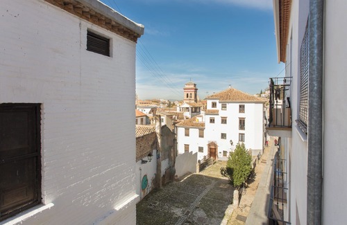 Albaicín Apartamento | Sky is Blue in Granada - Private Parking Included