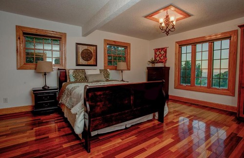 Mars Hill Cabina | Sky Lodge Huge Asheville mountain gathering place Great views fire pit and more