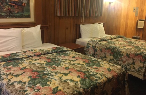 El Dorado Casa | Sky-Palace Inn and Suites El Dorado - 2 Double Bed Smoking