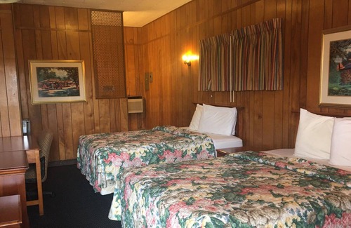 El Dorado Casa | Sky-Palace Inn and Suites El Dorado - 2 Double Bed NS