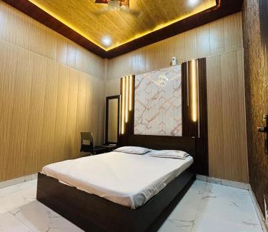 Chandauli Casa | Sky Rooms & Cafe