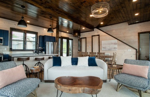 Sevierville Cabina | Sky's the Limit - w/ View+Pool+HotTub+Games+MORE!