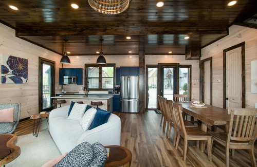 Sevierville Cabina | Sky's the Limit - w/ View+Pool+HotTub+Games+MORE!