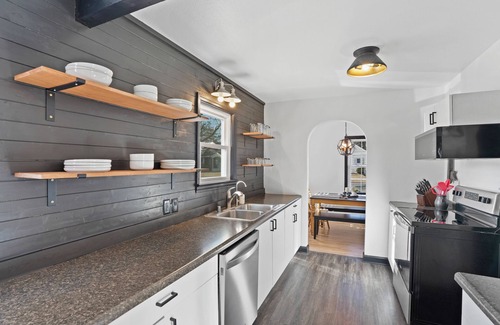 Oshkosh Casa | Sky & Stream Escape, n EAA AirVenture Oasis