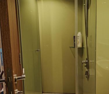 Kuala Lumpur City Centre Hotel | Sky Suites KLCC By Apartment777