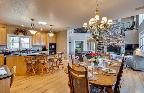 Dillard Casa | ¡NUEVO! Sky Valley Home w / Mtn View, 5mi a Rabun Calvo