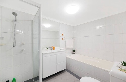 Hurstville Apartamento | Sky-view 2B2B1G in Hurstville -1 min to Westfield